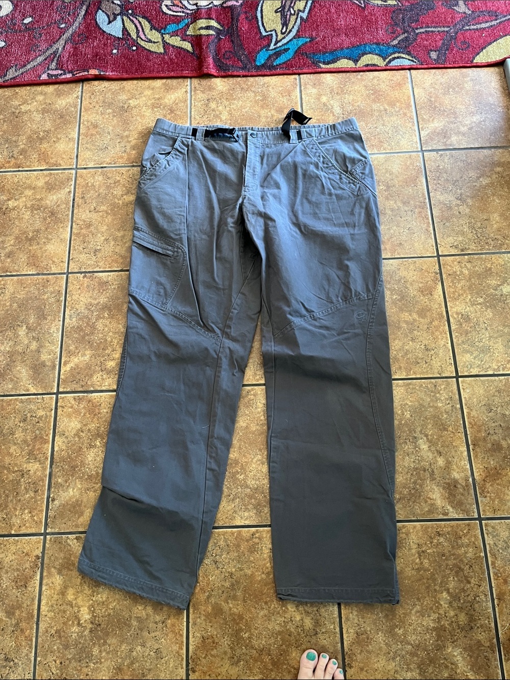 Mountain Hardwear Cargo Pants Size XXL Gray